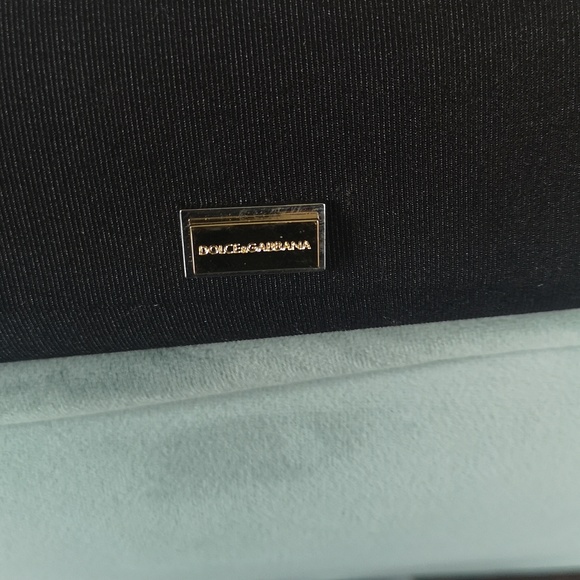 Authentic DOLCE and GABBANA "Cherry Blossom" sunglasses. - Picture 6 of 6